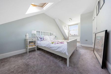 4 bedroom semi-detached house to rent - Photo 4