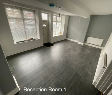 4 bed End of Terrace in Station Road , Hadfield, Glossop, SK13 1DB - Photo 2