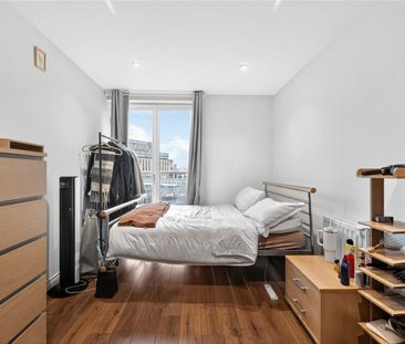 Battersea Park Road, London, SW8 4DA - Photo 4