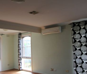 Family Home - Photo 4