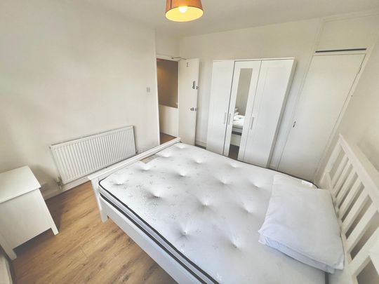 Saint James's Crescent - Photo 1