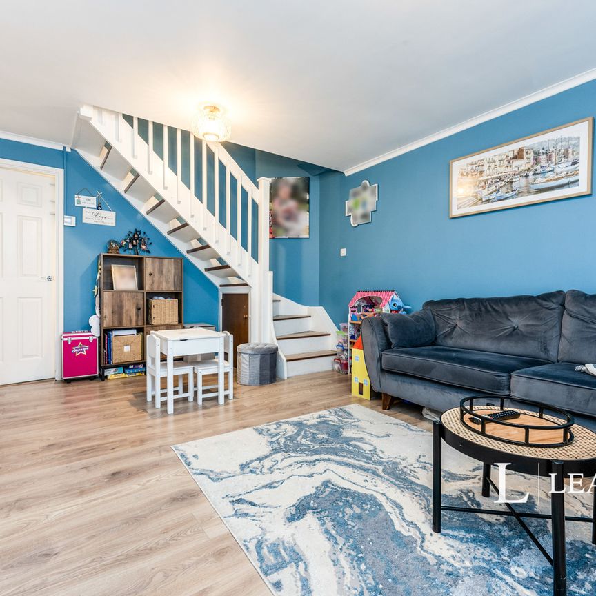 2 bedroom house to rent Pettingrew Close, Walnut Tree, Milton Keynes, Buckinghamshire, MK7 - Photo 1