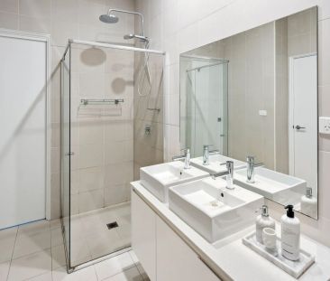 Oversized two-bedroom apartment with rooftop terrace - Photo 6