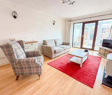 2 bedroom terraced house to rent - Photo 2