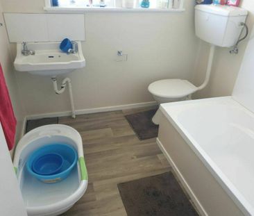 Handy and Convenient - Photo 4