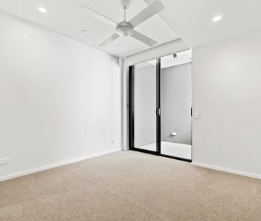 Stylish 2-Bedroom Apartment in the Heart of Chermside - Photo 2