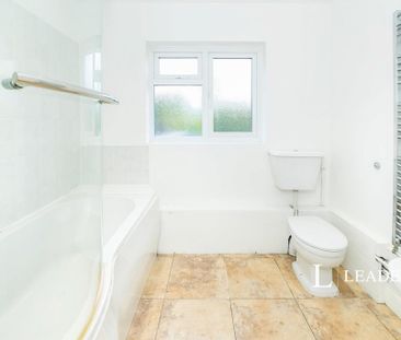 3 bedroom semi-detached house to rent - Photo 5