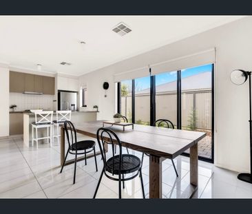 Luxury, Comfort & Low-Maintenance Living in Eyre's Premier Pocket - Photo 6