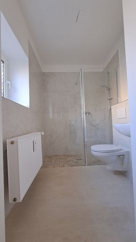 Single-Appartement und Balkon mit Wintergarten-Flair! - Photo 3