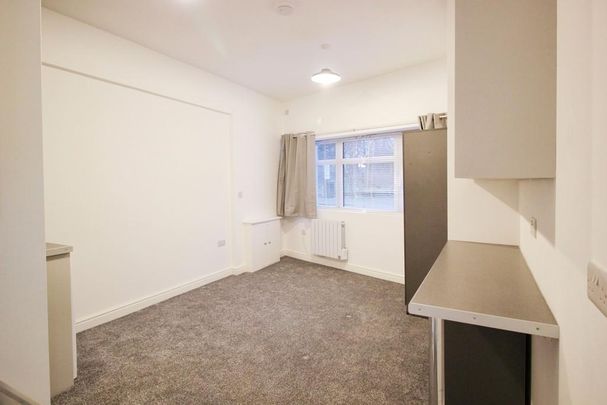Studio to rent - Photo 1