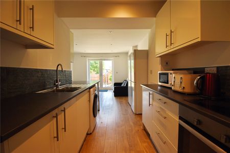 Fourth Avenue, Horfield - Photo 4