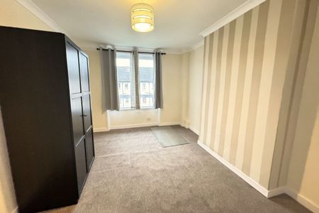 2 Bed, Flat - Photo 4