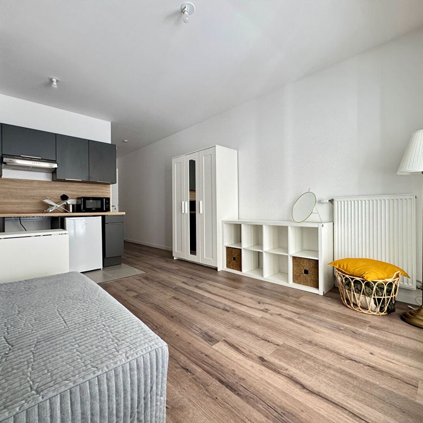 Studio meublé avec terrasse - Photo 1