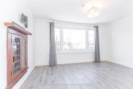 212 Oakwood Avenue #Upper - Photo 3