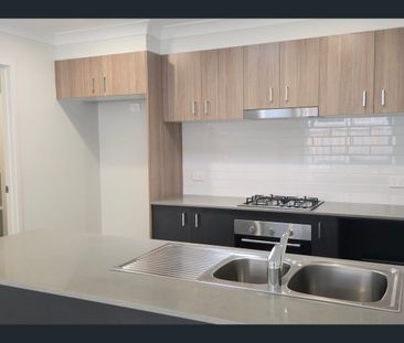 2 BRAND NEW DUPLEX - EACH $675 PER WEEK AVAIL NOW - Photo 5