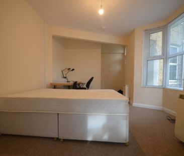 1 bedroom Property to rent - Photo 2