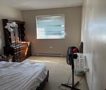 #305 45744 Spadina Avenue - Photo 2