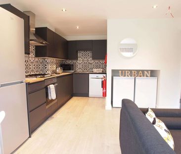 Sheldrick Close Room 6 - Photo 4