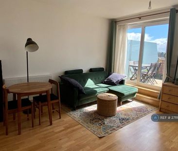 1 bedroom penthouse to rent - Photo 4