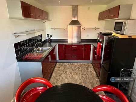 3 bedroom terraced house to rent - Photo 5