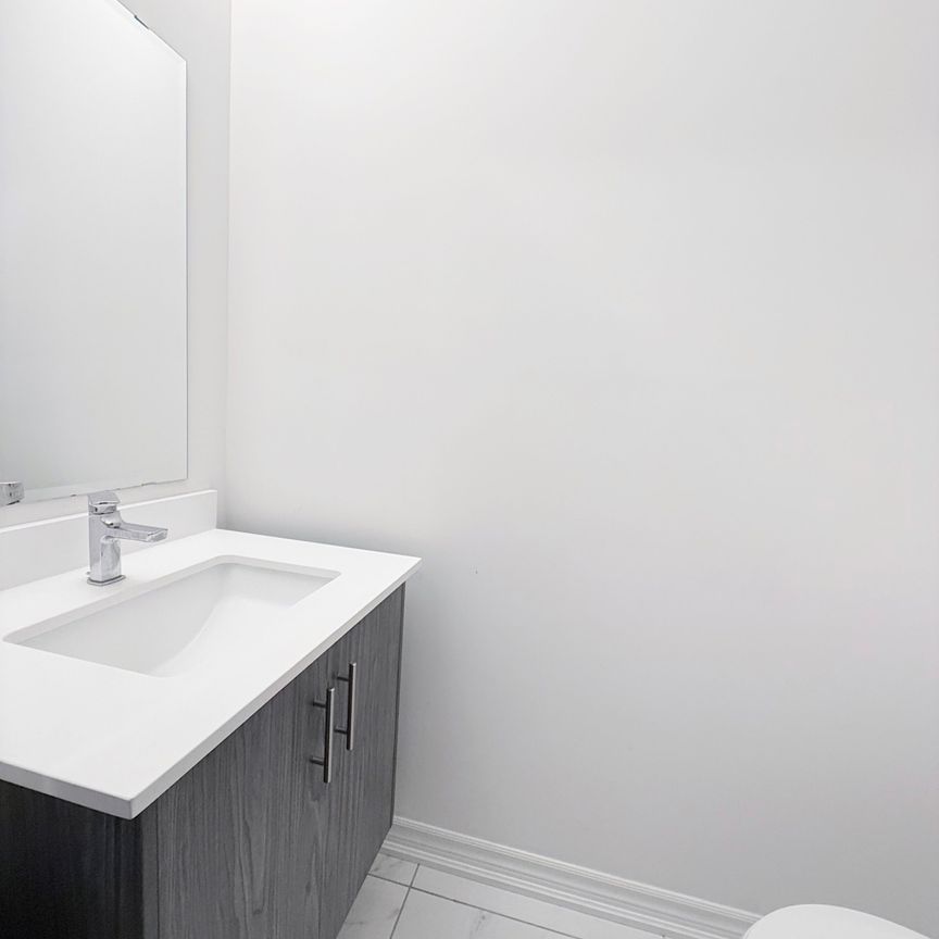 For Lease - 84 Kenneth Rogers Crescent, East Gwillimbury, Ontario - Photo 1