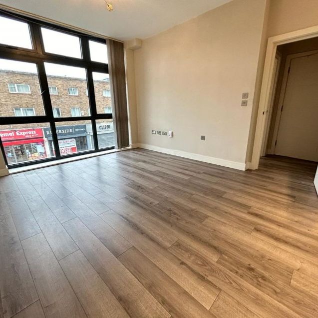 Bridge Street, Hemel Hempstead, London - Photo 1