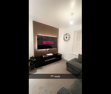 2 Bed Maisonette, Cromwell Road, SO15 - Photo 2