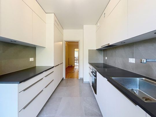 Appartement spacieux de 5 pièces, rénové entièrement, avec en sus un box à CHF 250.-/mois et un parking extérieur à CHF 150.-/mois - Photo 1