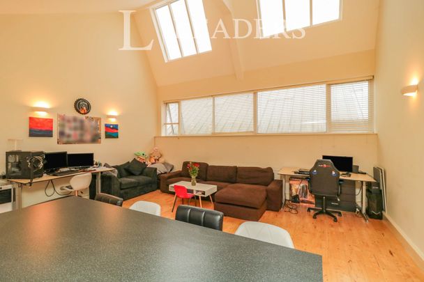 2 bedroom maisonette to rent South Road, Harlow, CM20 - Photo 1