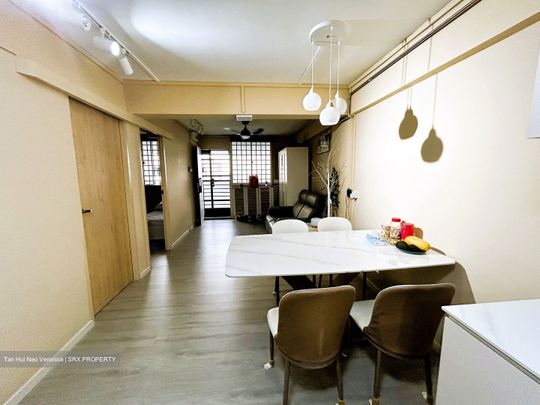 Blk 208 Boon Lay Place (Jurong West), HDB 3 Rooms - For Rent - Photo 1