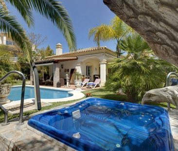 4 bedroom luxury Villa for rent in Nueva Andalucía, Marbella, Malag... - Photo 1