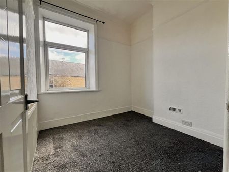 Queensberry Road, Burnley - Photo 3