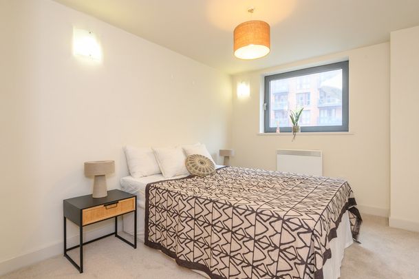 Blue Apartments, Leeds City Centre - Photo 1