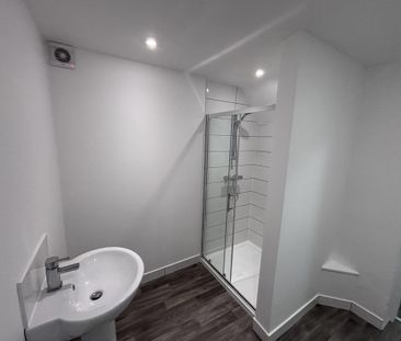 3 bedroom apartment to rent - Photo 6