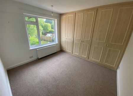 3 bedroom house - semi-detached to rent - Photo 5