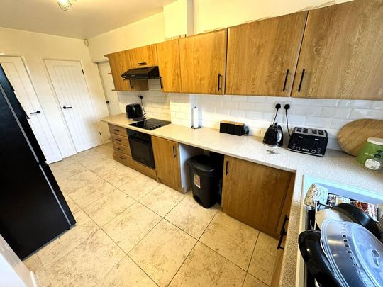 3 bedroom semi-detached house to rent - Photo 1