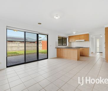723 Glasscocks Road, Narre Warren South VIC - Photo 2