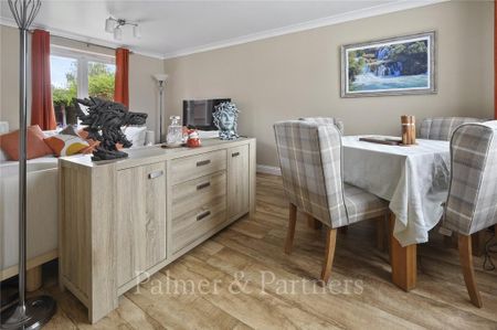 3 bedroom semi-detached house to rent - Photo 4