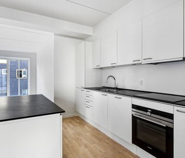 Moderne 3-værelses lejlighed med privat altan i smuk ejendom fra 20... - Photo 4