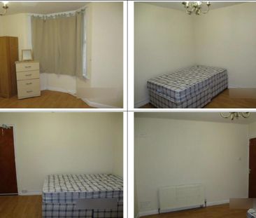 4 bedroom semi-detached house to rent - Photo 3