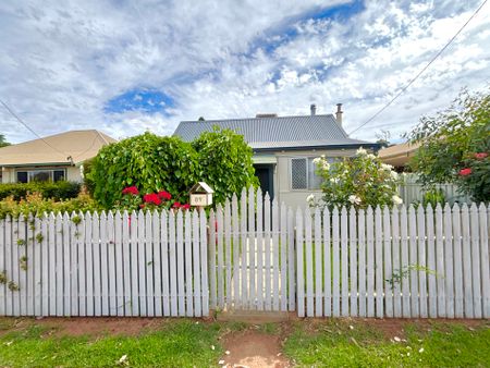 White Picket Fence - Family Home - Photo 5