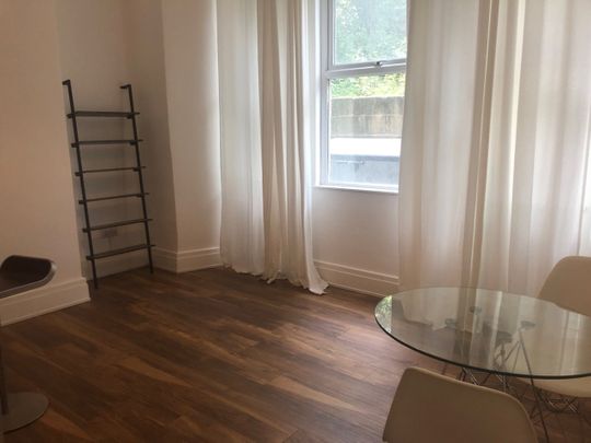 1 Bed Flat, Woburn House, SE20 - Photo 1