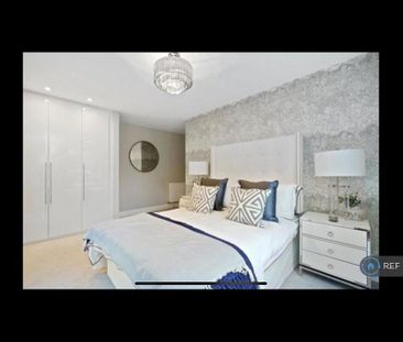 3 bedroom flat to rent - Photo 1