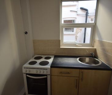 Studio to rent - Photo 2