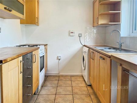 1 bedroom flat to rent - Photo 3
