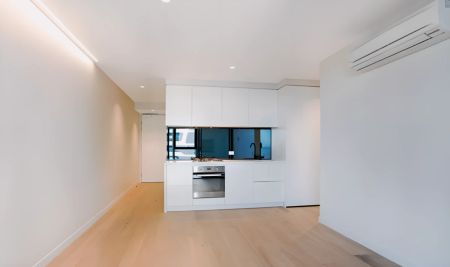 1 Bedroom Apartment - Photo 2