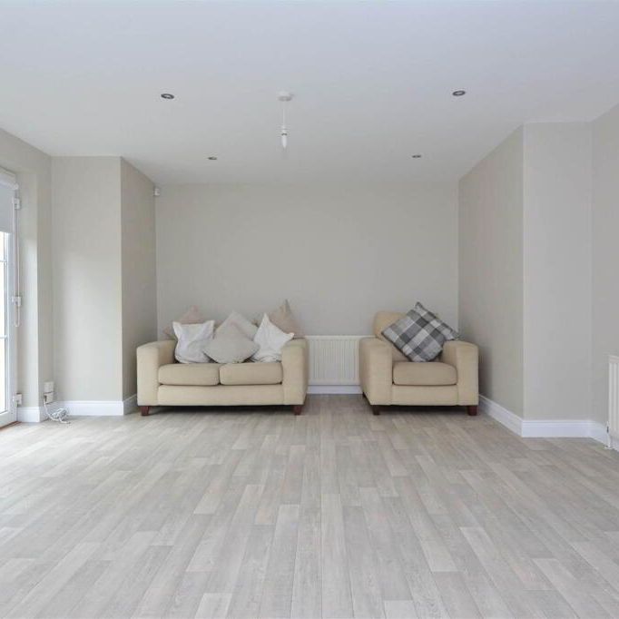 1 Lesley Court, 25 Stockmans Lane, Belfast, BT9 7JA - Photo 1