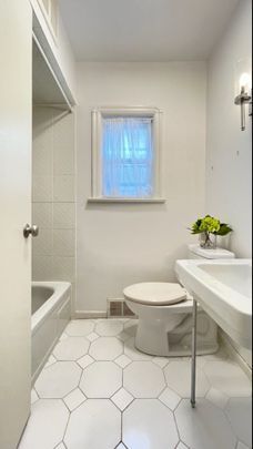 For Lease - 64 Mildenhall Road, Toronto, Ontario - Photo 1