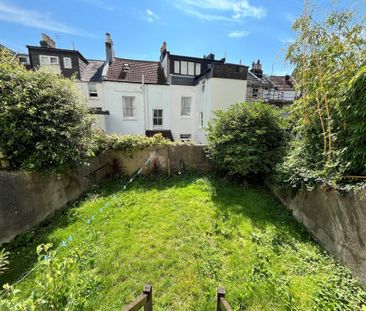 3 bedroom flat to rent - Photo 4