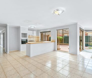 Spacious Six-Bedroom Family Home with Alfresco Entertaining, Close ... - Photo 6